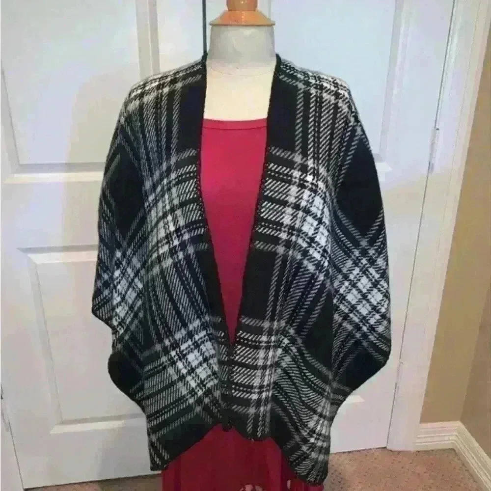 Reversible Winter Wrap - Picture 1 of 5